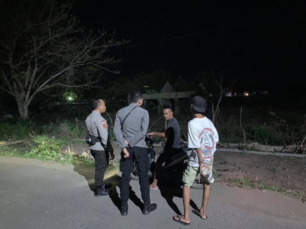 *Polsubsektor Kawasan Lakey Gelar Patroli Cipkon/KRYD untuk Jaga Kondusifitas Wilayah Hu’u*