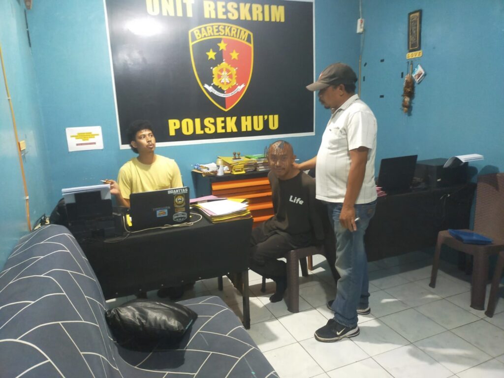 *Pengejaran Menegangkan di Desa Daha: Terduga Pencuri Ternak Tertangkap Basah Buang Paket Misterius*