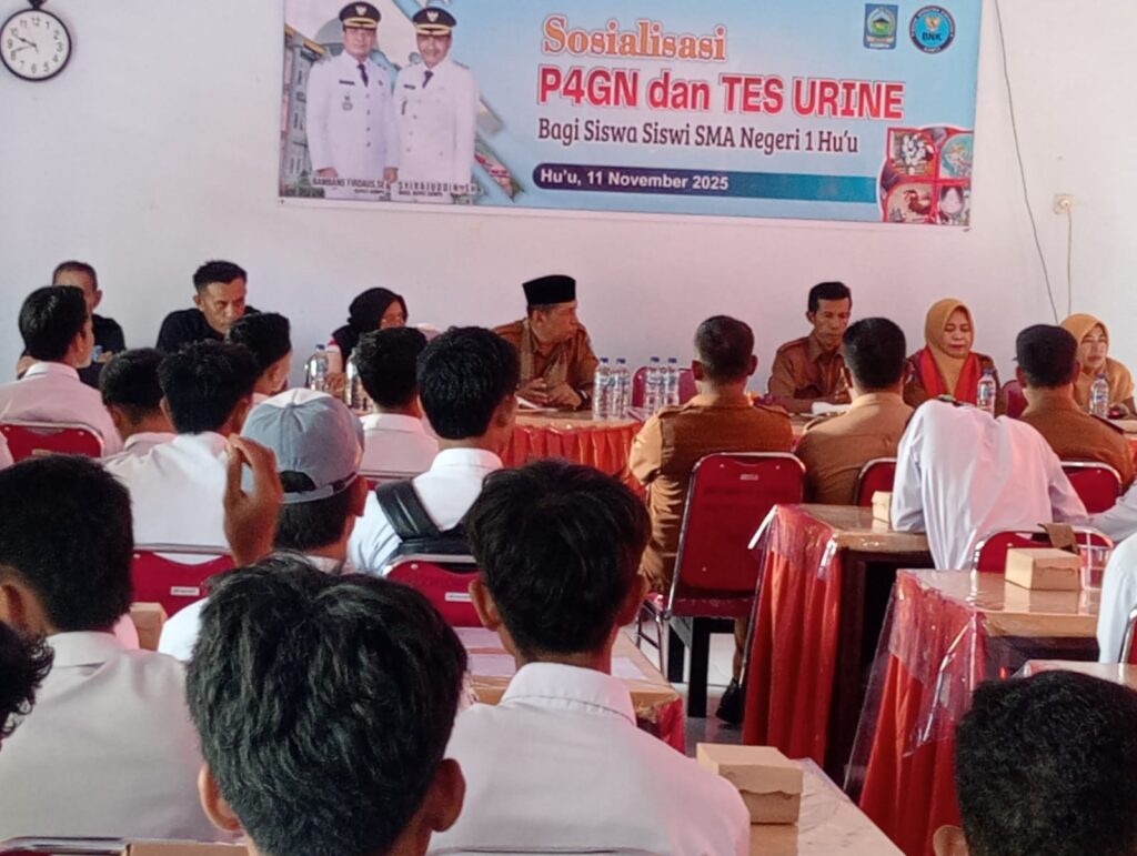 SATRESNARKOBA POLRES DOMPU AJAK PELAJAR SMAN 1 HUU PERANGI NARKOBA MELALUI SOSIALISASI DAN TES URINE